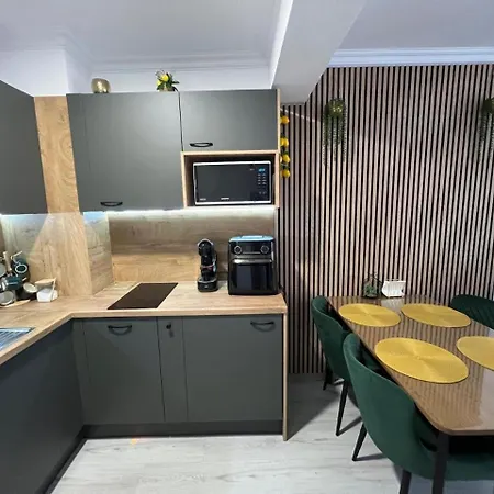 Etara 4, - Modern Seaside Elegance Apartament *